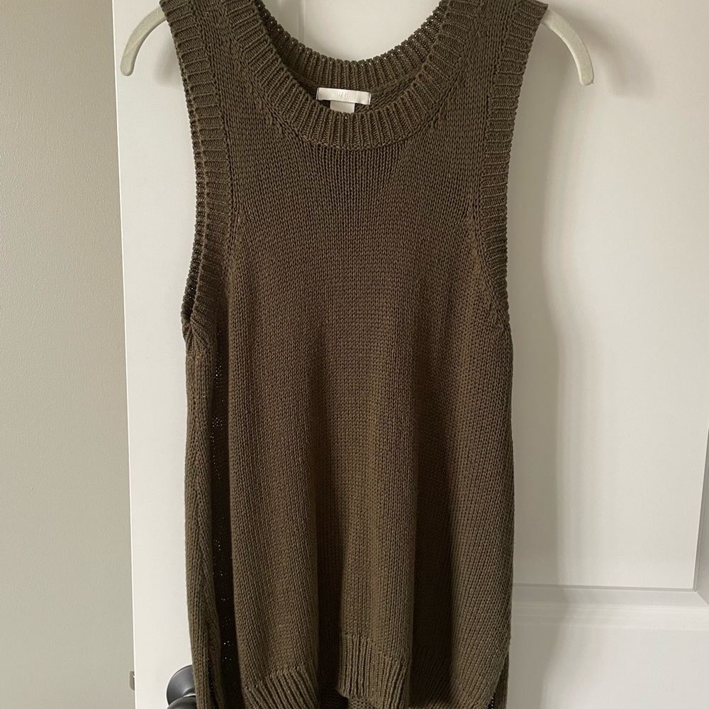 Sweater vest size M